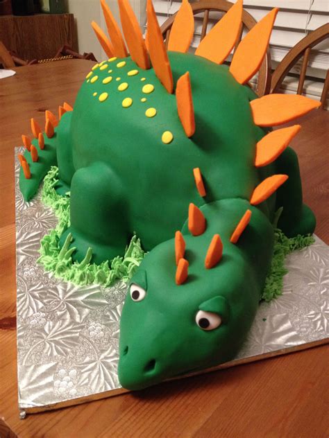 Pin By Micheline Boudreau On Cakes And Cupcakes Dinosaur Birthday Cakes