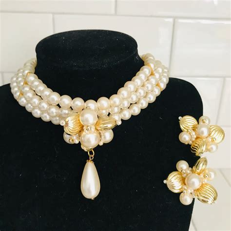 Vintage Jewelry Set Faux Pearls With Gold Tone Necklace