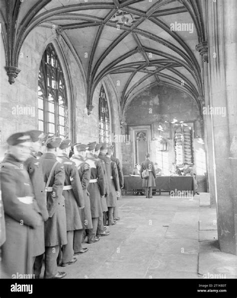 Royal Air Force Technical Training Command 1940 1945 A Pay Parade For Airmen Of No 2 Initial
