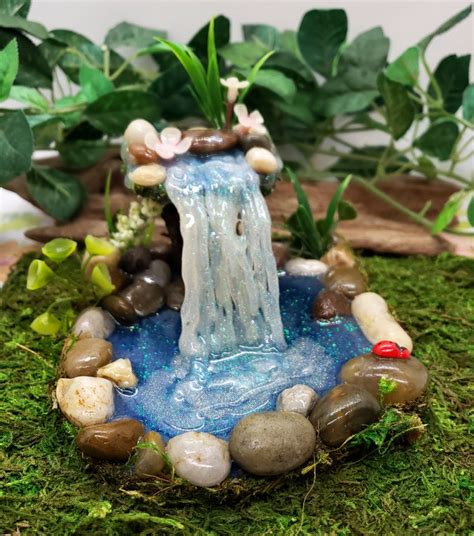 Rock Top Fairy Garden Pond W Waterfall Miniature Pond Fairy Etsy Accessoires Pour Jardin