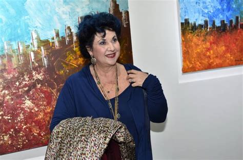 Attrice, cantante, artista di arti visive, ed anche. l'anti-renzi?marisa laurito! - a "linea notte" l'unica ...