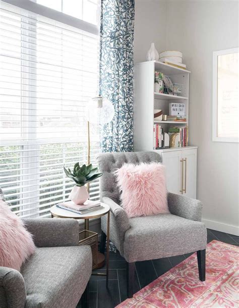 32 Gorgeous Pink Accent Living Room Decorating Ideas