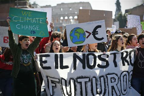 Noordstation simon bolivarlaan 3 brussel. Global Strike for Future: 6mila persone al corteo, Roma ...