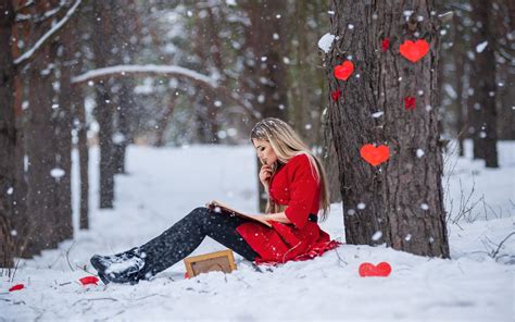 Snow Love Wallpaper