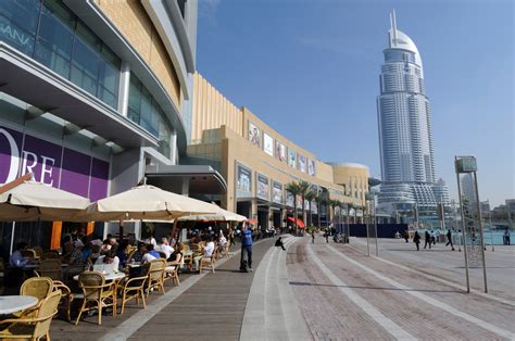 This structure is the world's largest shopping mall by square foot and the 6th largest by the gross leasable area. Parking in Dubai Mall? App for best spot - News - Emirates ...