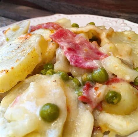 This ham and potato casserole has layers of ham, potatoes and cheese with an au gratin crust on top. What Seasonings Go In A Ham And Potato Casserole / Double ...