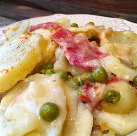 .ham and potato casserole has layers of tender, sliced potatoes and ham smothered in a my husband jack first served a version of this scalloped ham and potato casserole recipe many years ago become a better cook in 4 days. What Seasonings Go In A Ham And Potato Casserole / Double ...
