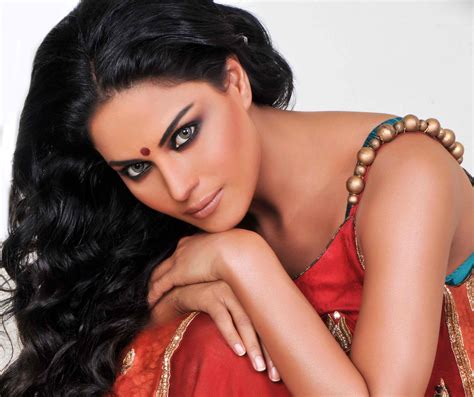 Bollywood Actor Veena Malik Given Year Jail Sentence For Blasphemous Wedding Scene Film
