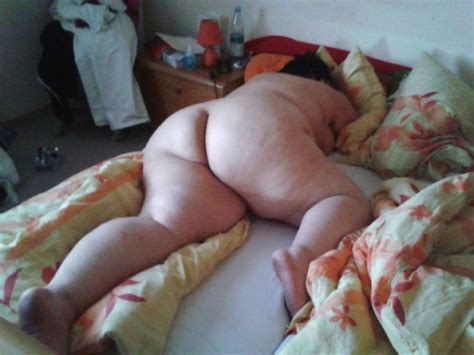 BBW Nude In Bed