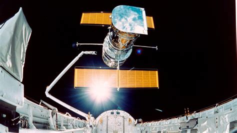 On This Day In History April 25 1990 Hubble Space Telescope Placed