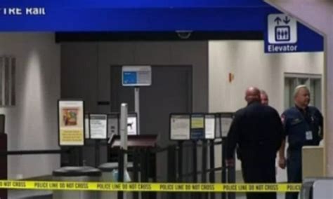 Prisoner Shot And Officer Hospitalized After The Pair Broke Into Fight In Dallas Airport Daily