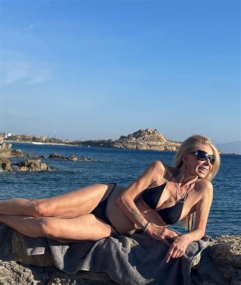 Silvia Pérez se mostró en bikini a los 67 años y recibió mil