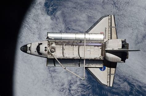 Nasas Space Shuttle Discovery Begins Final Journey Back To Earth From
