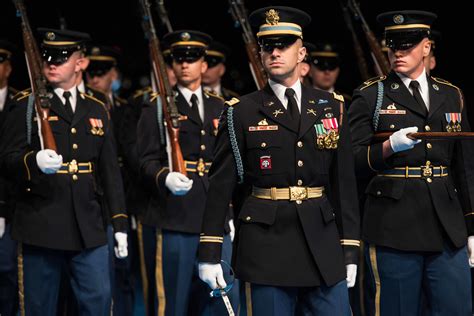 Redesigned Army Uniforms Site Provides Guidance For Soldiers On Combat