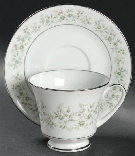 Chinese floral pattern stock illustration. SAVANNAH, Iconic Noritake Pattern. Multicolor Floral Rim ...