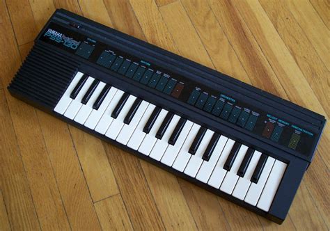 Synthétiseur Vintage Yamaha Pss 130 80s Music Synth Keyboard Etsy France