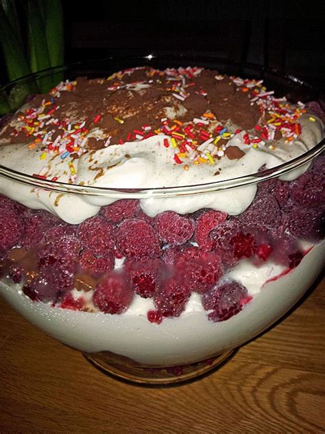 Das dessert von maggi jetzt ausprobieren. Mascarpone-Himbeerquark | Rezept in 2020 | Himbeerquark ...