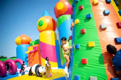 The Big Bounce Worlds Largest Inflatable Theme Park Adelaide 2 3