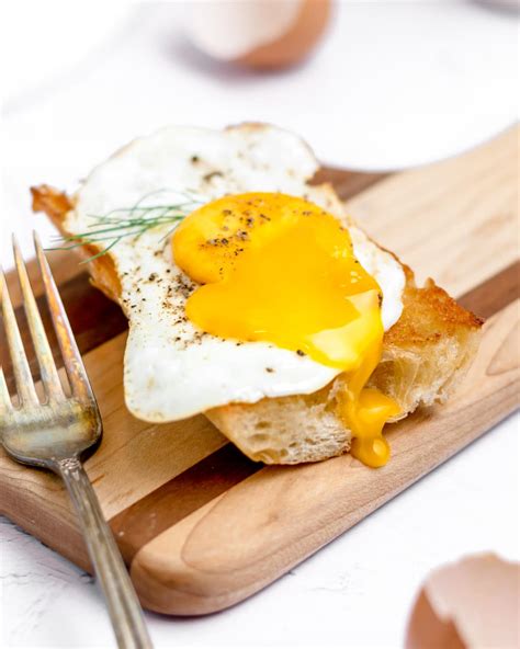 Fried Egg With Perfect Runny Egg Yolk Mytaemin