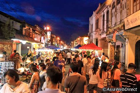 However over the years it has turned to clothing and crafts outlets as well as restaurants. Jonker Street Nightlife - What to Do at Night in Jonker Street