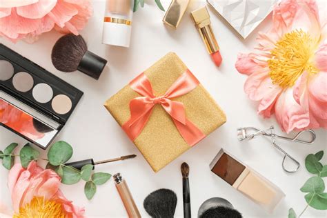 Ts For Makeup Lovers Our Favorite Cosmetic Presents