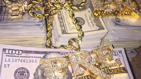See more ideas about rappers, rap wallpaper, wallpaper. Rapper Young Dolph Showing Off That Cash! "I GOT YOUR ...