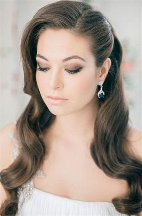 It's important to go for something a little different to what you wear everyday luckily, these 53 wedding hairstyles won't need years of experience to master yourself! classic curl wedding hairstyle http://www.itgirlweddings ...