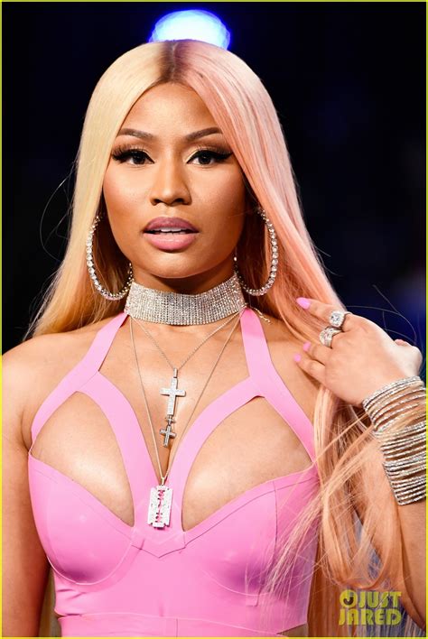 Nicki Minaj Wears Pink Latex Bodysuit To Mtv Vmas 2017 Photo 3946638 Nicki Minaj Pictures