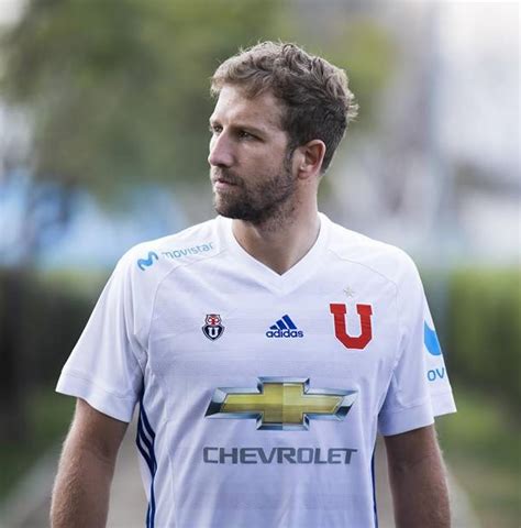El hincha de la u no es como los demás. Camiseta suplente Adidas de la Universidad de Chile 2017/18