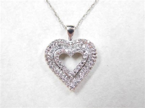Vintage 14k White Gold 50 Ctw Diamond Heart Necklace ~ 18 From