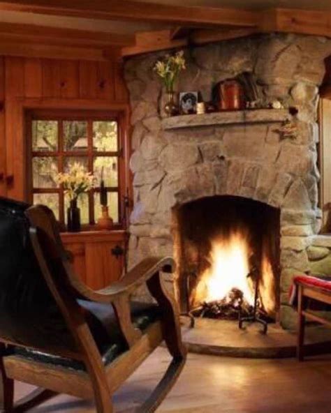 Pin By Melanie Renn On Up At The Cabin Rustic Fireplaces Cozy