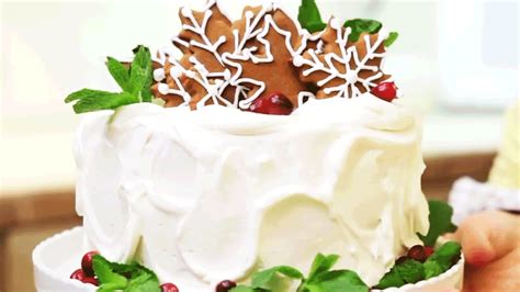 Pinecone wreath christmas cake decoration. Christmas Cake Decorations | Southern Living - YouTube