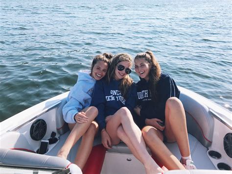 Boat Day With My Best Friends My Pic Instagram Hannahmeloche
