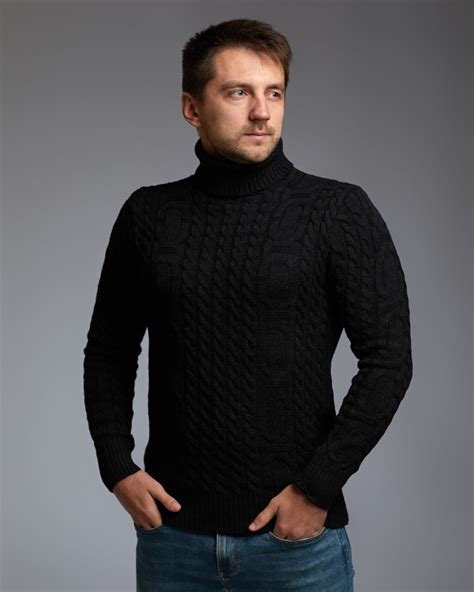 Теплый мужской свитер с узором 