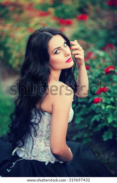 Beautiful Darkhaired Girl Who Looked Like Stock Foto 319697432 Shutterstock