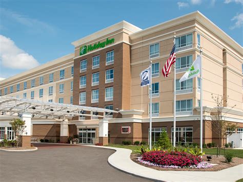 Un espace unique où vous pouvez faire une pause, travailler et vous détendre. Kid-Friendly Airport Hotels | Holiday Inn Indianapolis Airport