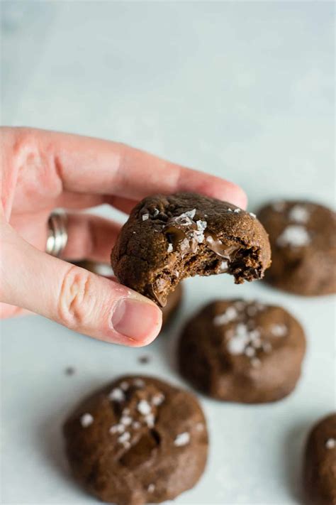 Healthy Double Chocolate Chip Cookies With Sea Salt And Coconut Oil