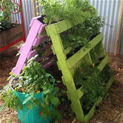 Uses For Old Pallets 2 Dump A Day