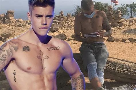 Naked Justin Bieber S Full Frontal Photos Cause Chaos As Fans Go Into