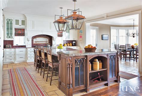 Traditional Kitchen With Burgundy Backsplash Luxe Interiors Design
