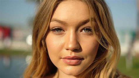 Gigi Hadid Wallpapers Images Photos Pictures Backgrounds