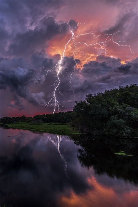 10 Most Epic Thunder See Extraordinary Pictures Beautiful Nature