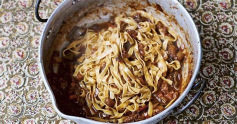 Comfort Food At Its Finest This Authentic Slow Cooked Ragú From Jamie