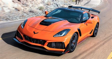 A Detailed Look At The C7 Chevrolet Corvette Zr1s Supercharged 62