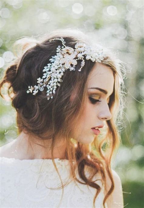 12 Fabulous Wedding Hair Accessories And Bridal Updos Weddingsonline