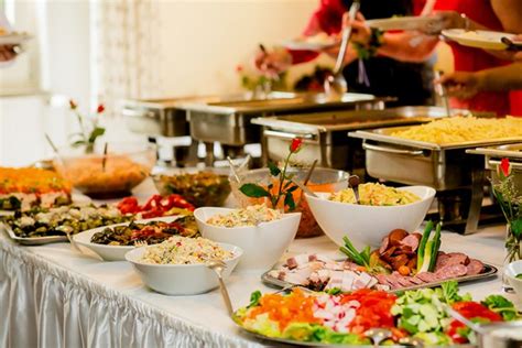 5 Tips To Choose Your Wedding Caterer