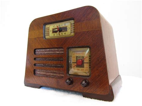 Listen to free internet radio and podcasts. VINTAGE 1940s PHILCO ART DECO OLD SESSIONS CLOCK MID ...
