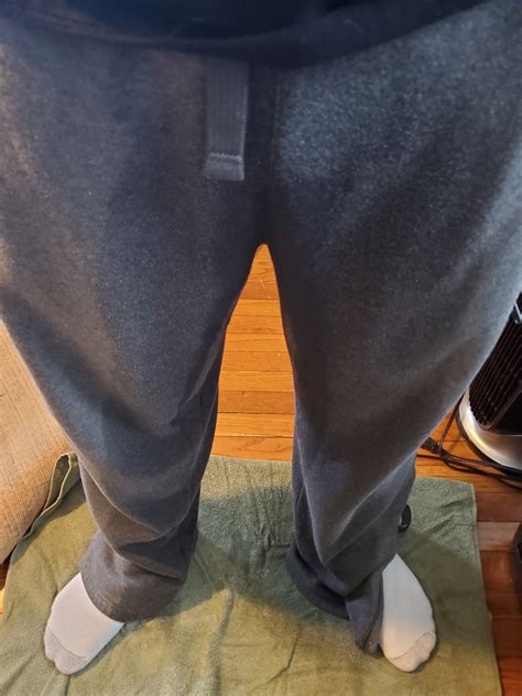 I Just Wet My Grey Sweatpants Omorashi And Peeing Experiences Omorashi