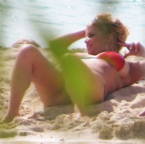 Jessica Simpsons Boobs Vs Hilary Duffs Booty In A Milf Bikini Battle