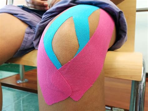 acl injuries 5 common causes and symptoms physical therapy